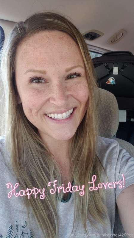Hope you have a flippin' fantastic Friday! 🥰