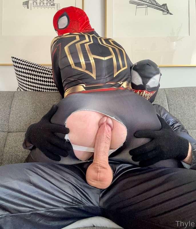 Your favourite Symbiote and his favourite Spider Pussy. 🕷️👅