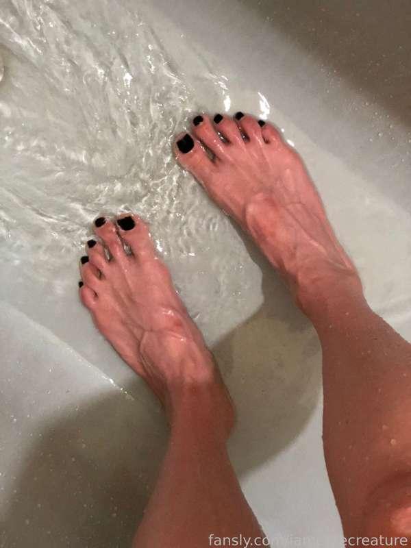 My beautiful feet and veins👣

#footfetish