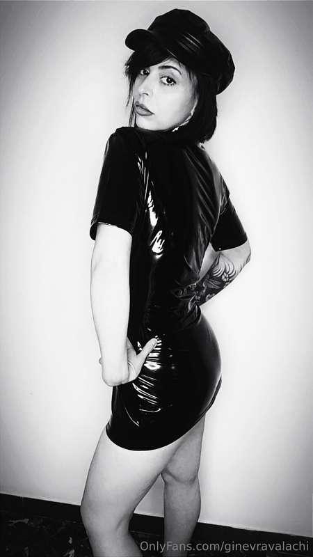 Io sono in controllo, e tu obbedirai ad ogni mio ordine!