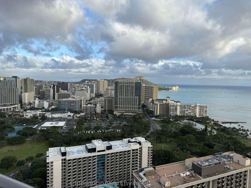 wow hawaii is beautiful!! 