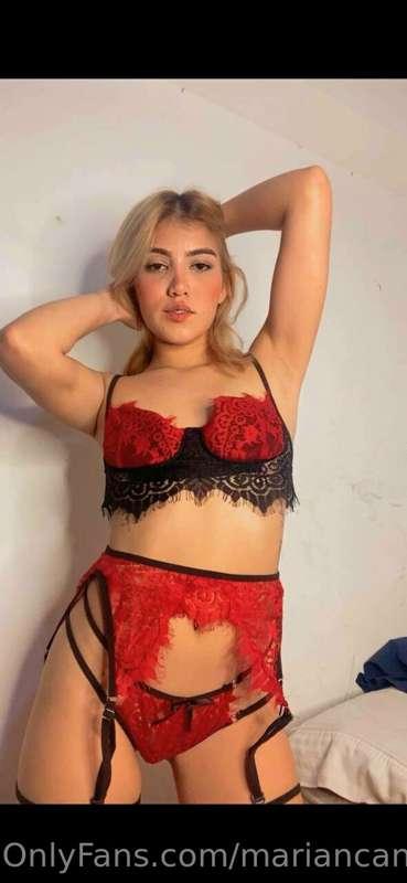 I feel so naughty today, do you want to play? Send me a mess..