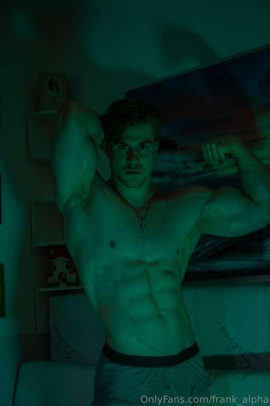 The best surprises start right here… come closer 😏.