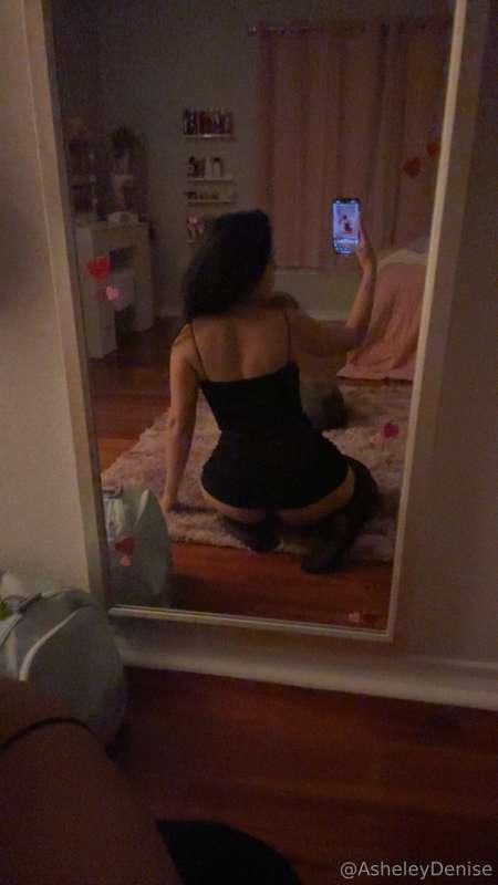 A$$: ( 3 min vid + 5 pics for $4 ) in the video I twerk and ..