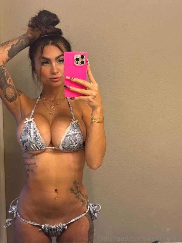 wanna help me cum babe? Message me ❤ 💋