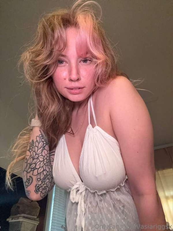 Staring deep into your eyes.......finishing together🤤🤤 