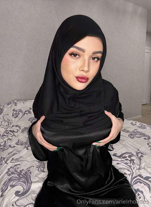 🍑🍑@madina_muslim_x 🍒🍒
🍓 Under the hijab you can see the sexi..
