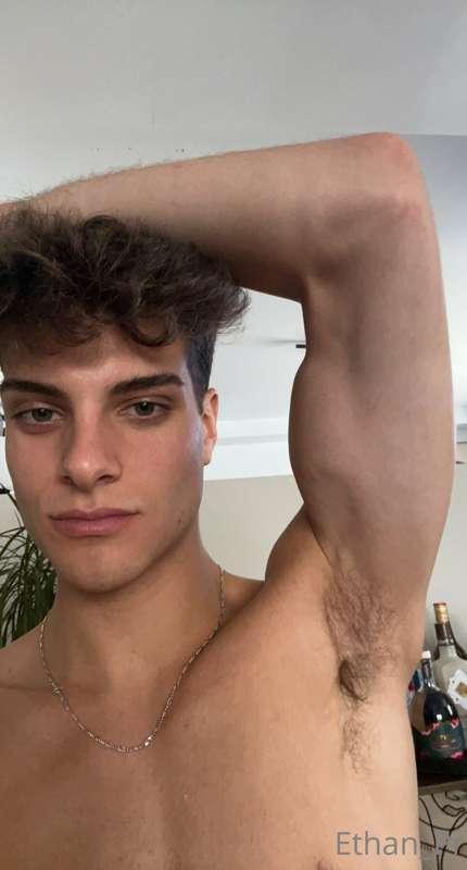 After gym pics 😈😈 I got pretty sweaty 🥵