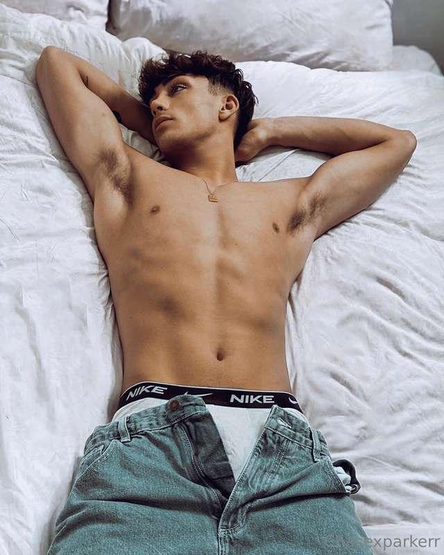 Come join me in bed 🛏
