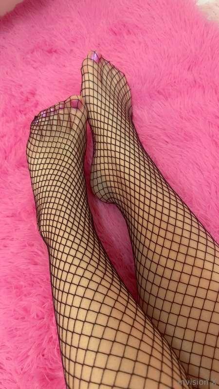Fishnet Feet 🥵