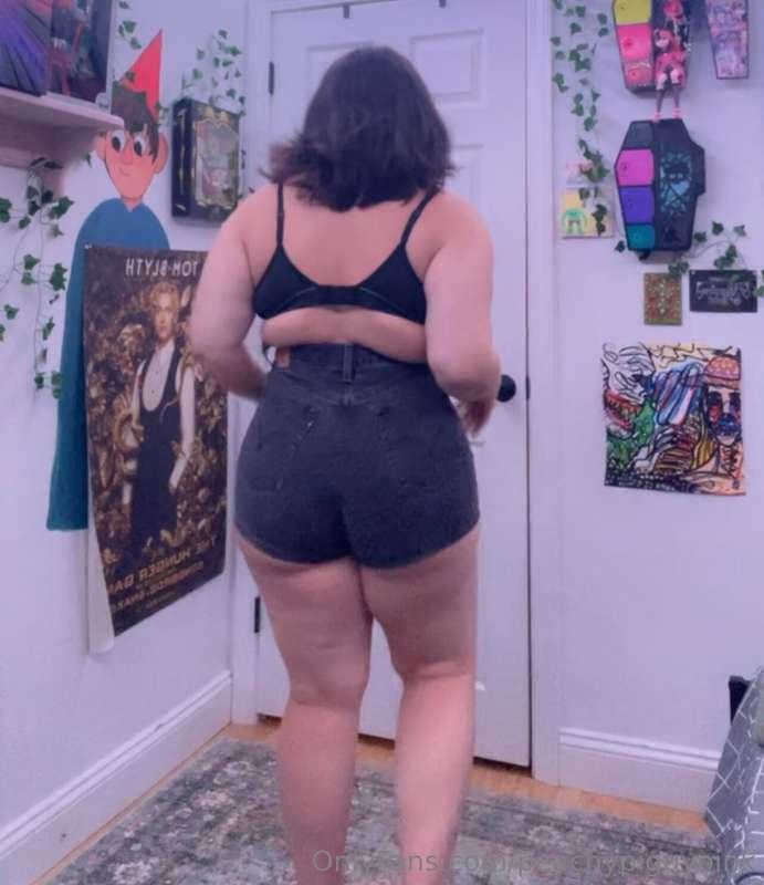 peachypiggyoink image #1