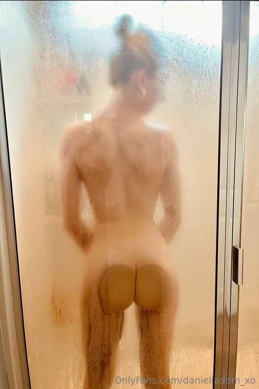 Let’s make it a hot and steamy morning 😏💦