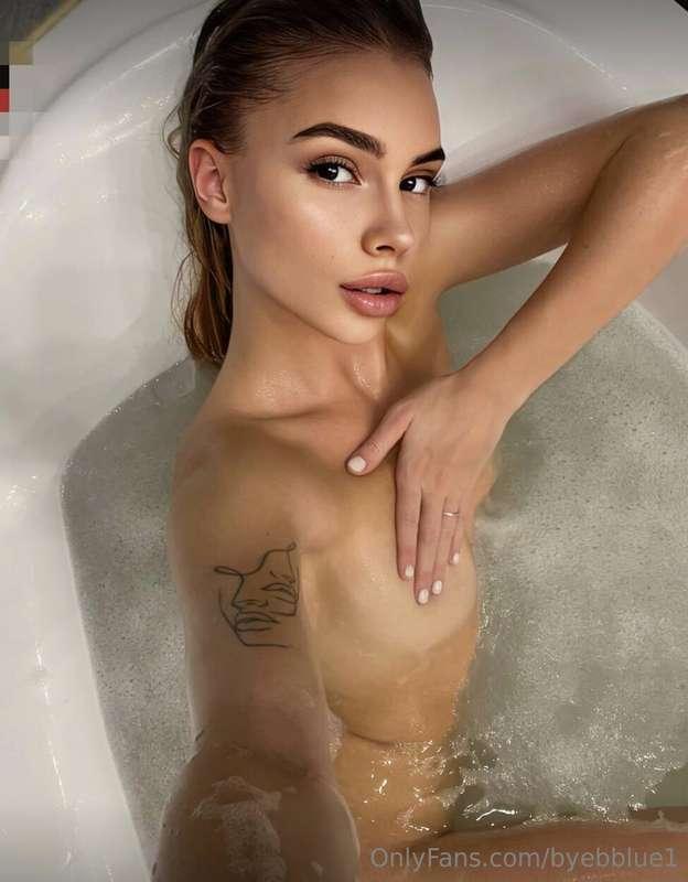 💋💦 Are you ready to plunge into a world of ecstasy? 💋@leomal..