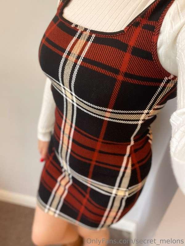 You seemed to like seeing my outfit for the day last time so..
