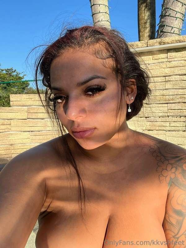 These fat juicy tits need a cock between them… HMU if yours ..