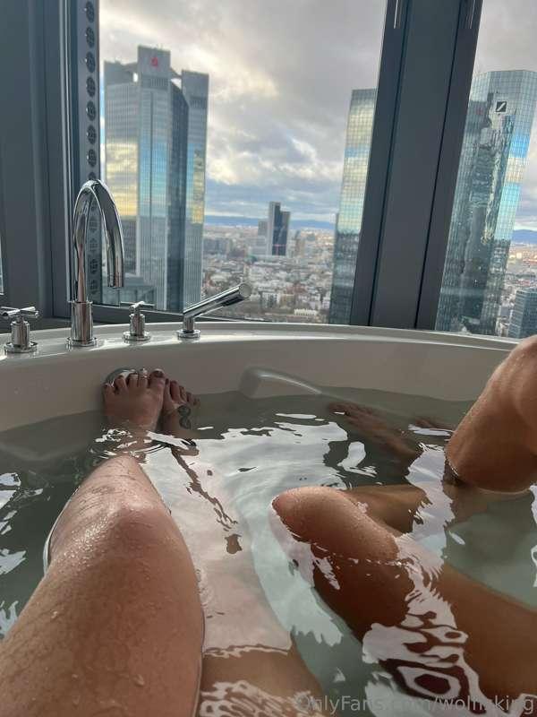 Wanna join us for a bath? 👅

@infiltrateproxy