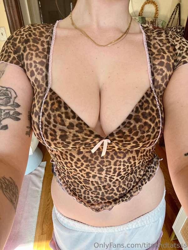 some wholesome yet sexy photos while I bring some new conten..