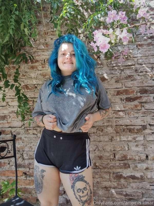 Hello I am Avalaible and Watching my Video Jumping
