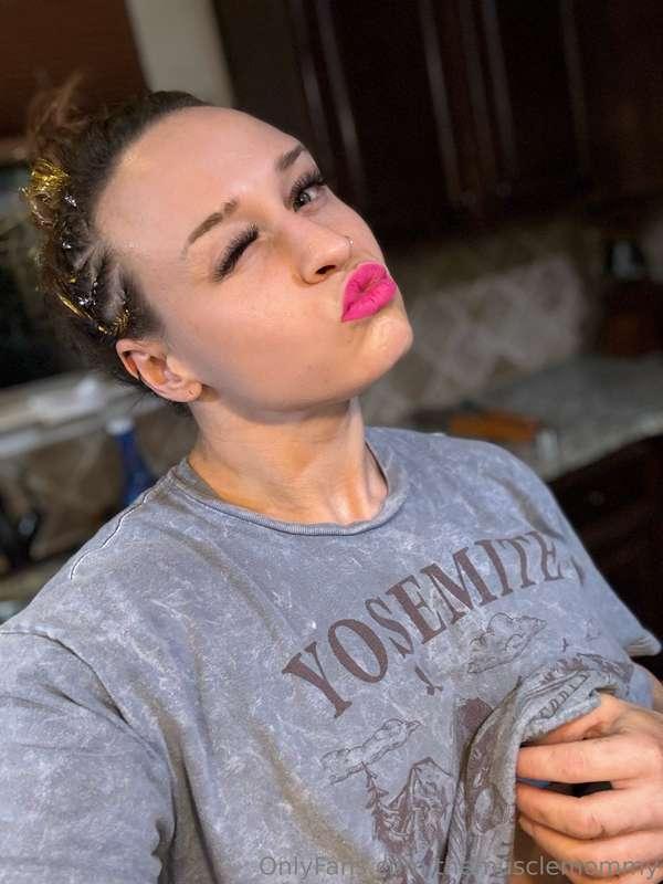 Forgot to take off this lipstick when I was doing kissc card..