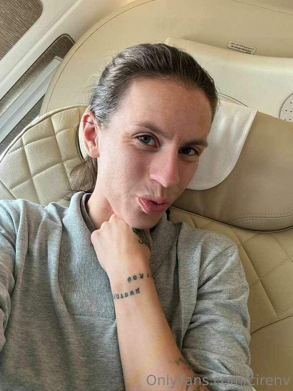 On the plane back…lots of leg room. 💺✈️
Swipe to see for you..