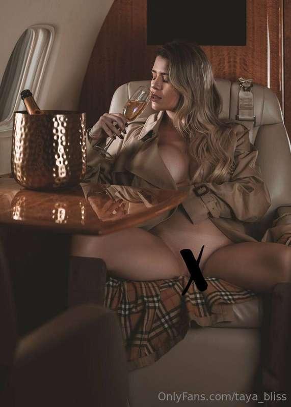** ✈️ This hot pilot👩🏼‍✈️is ready to taken off!Jump on board..