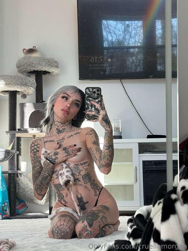 set looked better off me anyways ;)