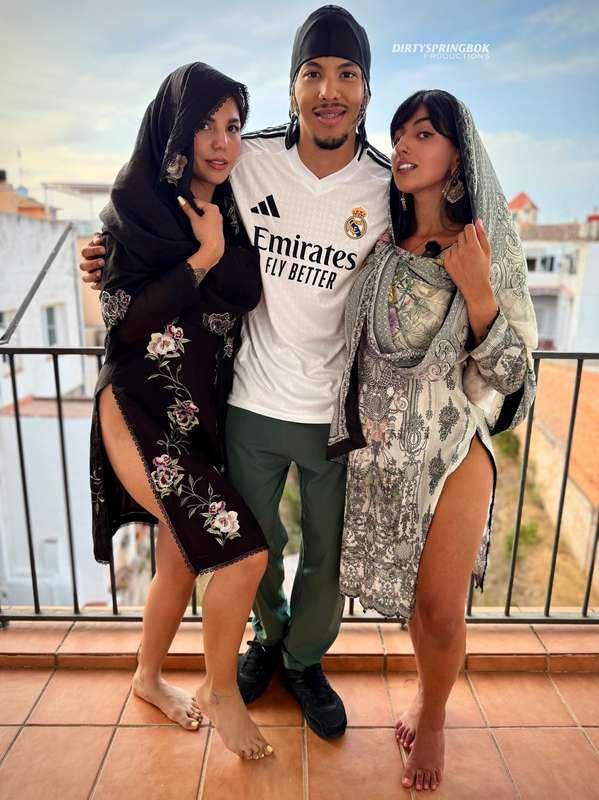 Two Bhabi's with a bull, what do you think happened next? 