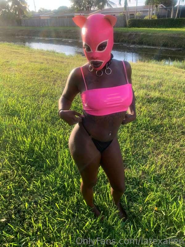 Goodmorning sexies!! What y’all wanna see next? 👽💦