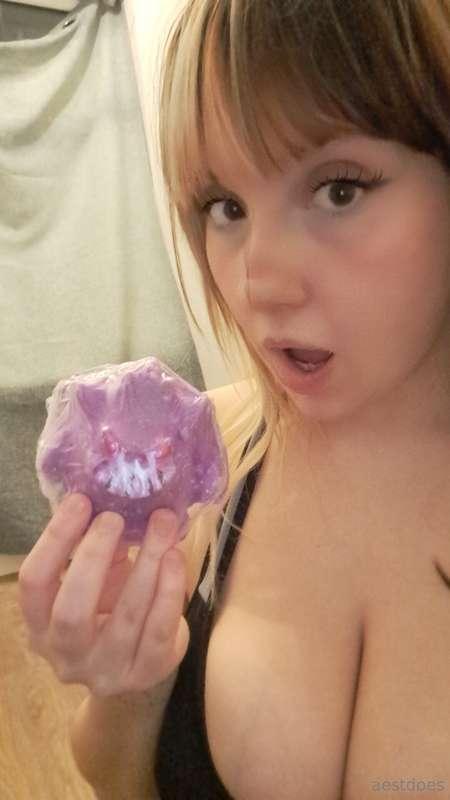 Your dms hold : purple water, titties and ass ♡ 