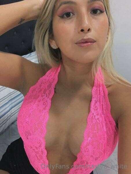 **My friend SOL BELL is hot 24/7**🦋

*Write to her and I liv..