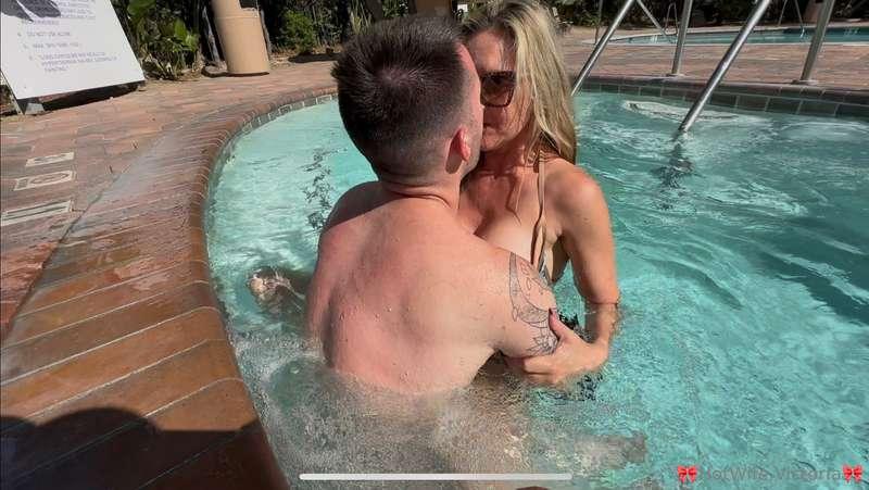 Things are really getting hot 🥵 and heavy in this hot tub wi..