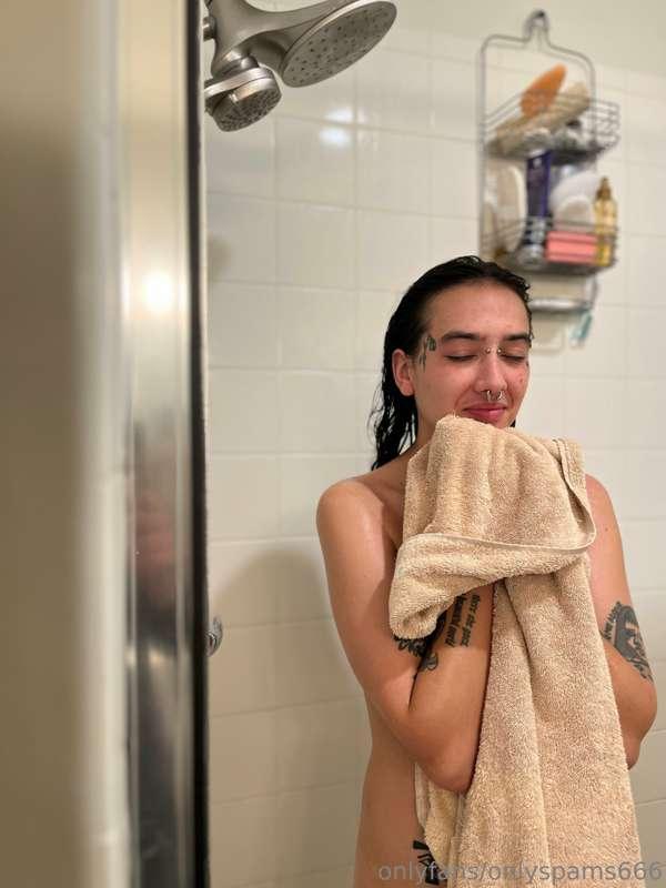 swipe for more candid shower pics 🫧