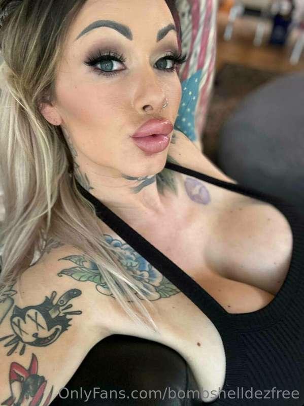 kisses for all my naughty boys!VIP @bombshelldez 