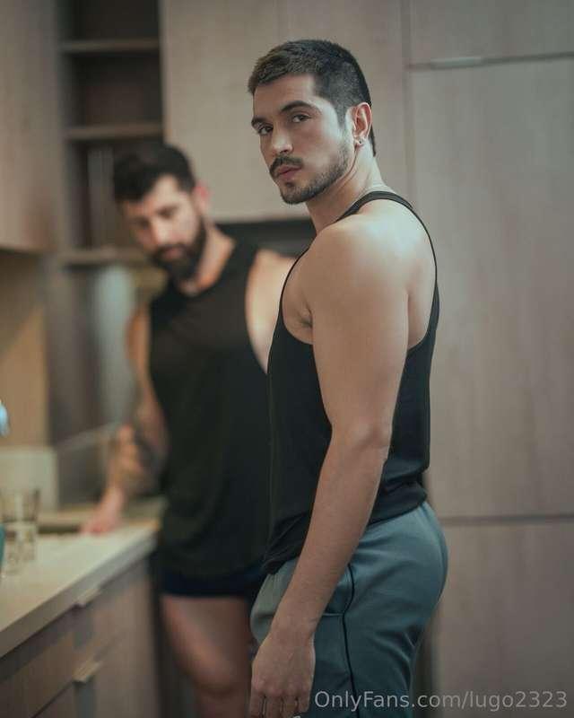 Quieres ver mi primera experiencia gay? …no daba más, me cal..