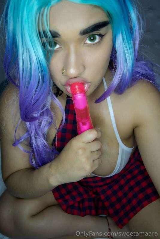 I want your cock instead of my dildo 🤤