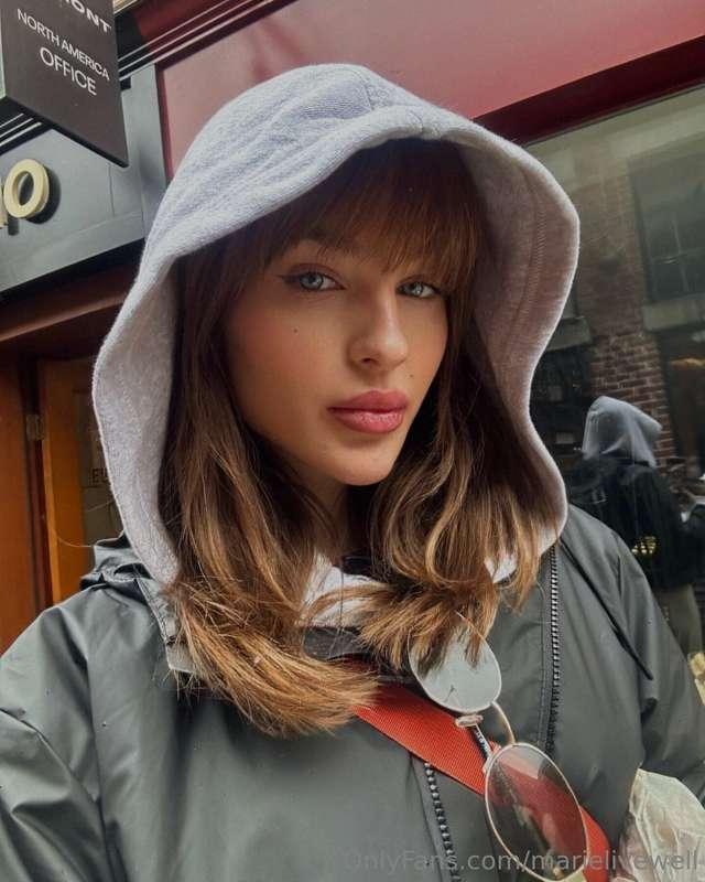 Hiiiii 😘 at a local cafe today spending a few hours studying..