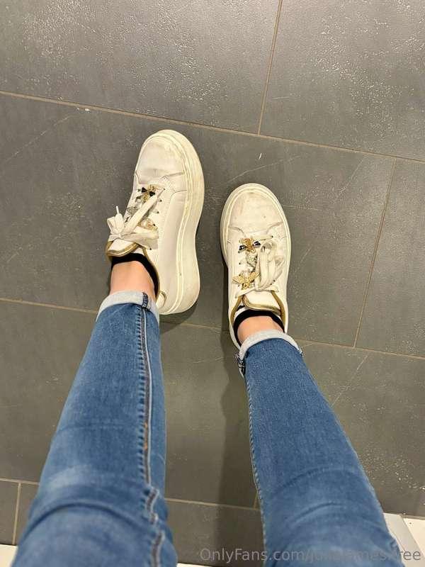 Some sexy pics while I'm at work. Puh this was some serious ..