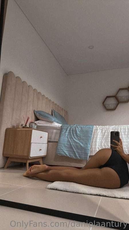 danielaantury image #0