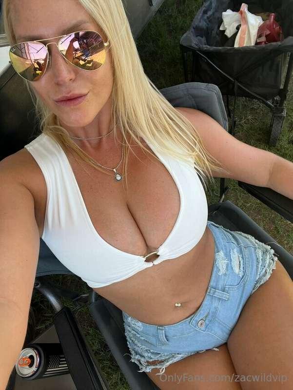 My super hot neighbor was in need of a good hard fucking, so..