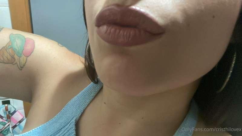 Me das un besito ?