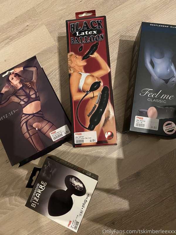 I bought some hot toys today ;) do you wanna see me use them..