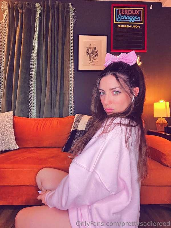 high femme energy but I don’t (ever) wear pink. more photogr..