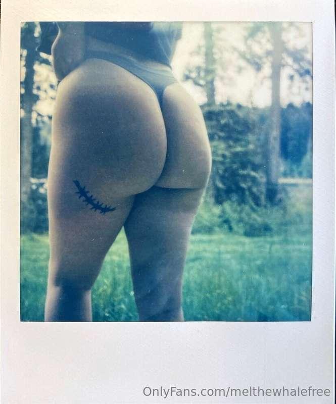 Booty Polaroids 😋