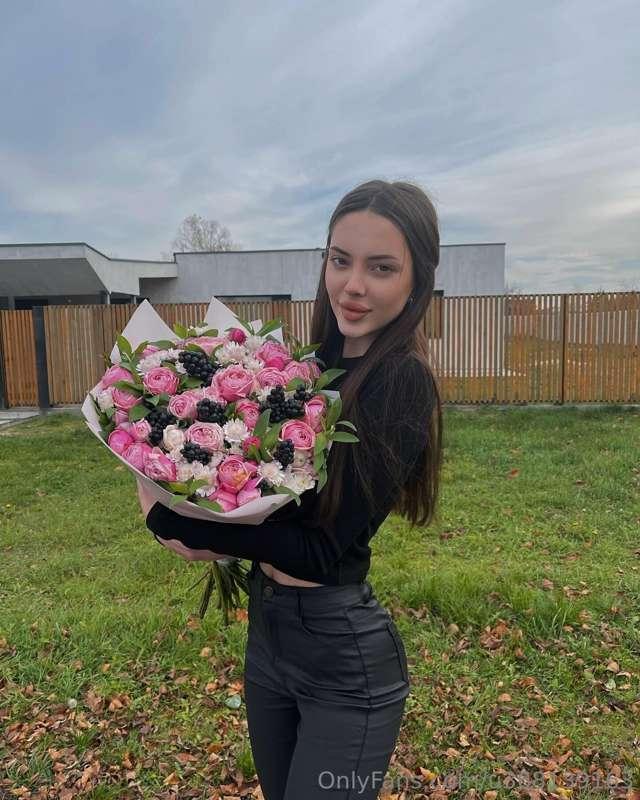 🌸 Hey there, beautiful souls! 🌟 I've been thinking lately.....