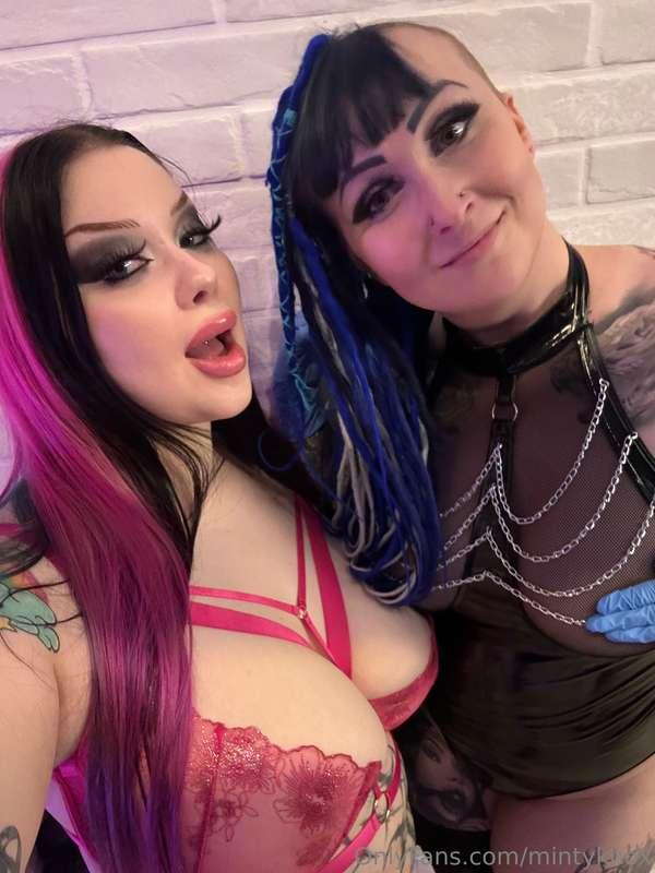 Olin @misshoto n kanssa kuvailemassa 🥰 Millaista materiaalia..