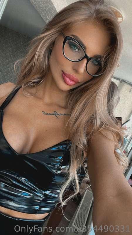 I'm in the mood to be your sex teacher today, I have to teac..