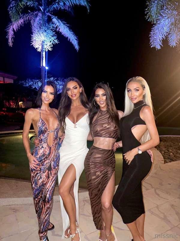 mis amigas favoritas👭🏻