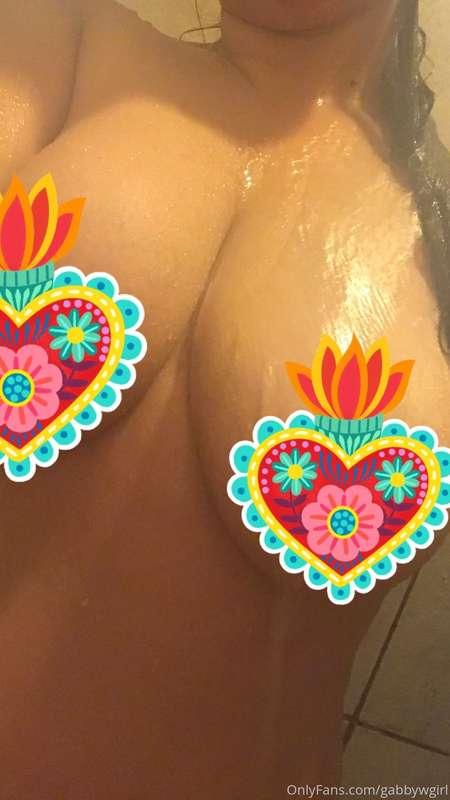 Wouldn’t you want to see the entire pic 😘 $message me$   Lov..