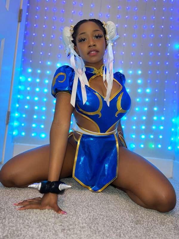Early access Chun Li pictures! 💙