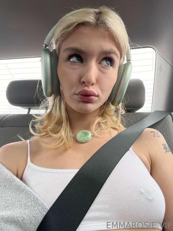why does the Uber driver keep 💦
Looking back here u think?!...